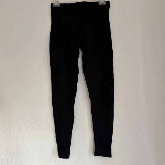 Set Active Sculptflex Leggings in Onyx. Size Medium - Picture 6 of 8